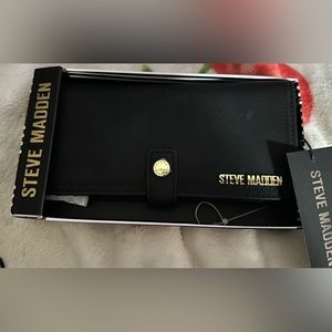 Steve Madden Black Wallet. NWT. Brand new just removed from box to take pictures
